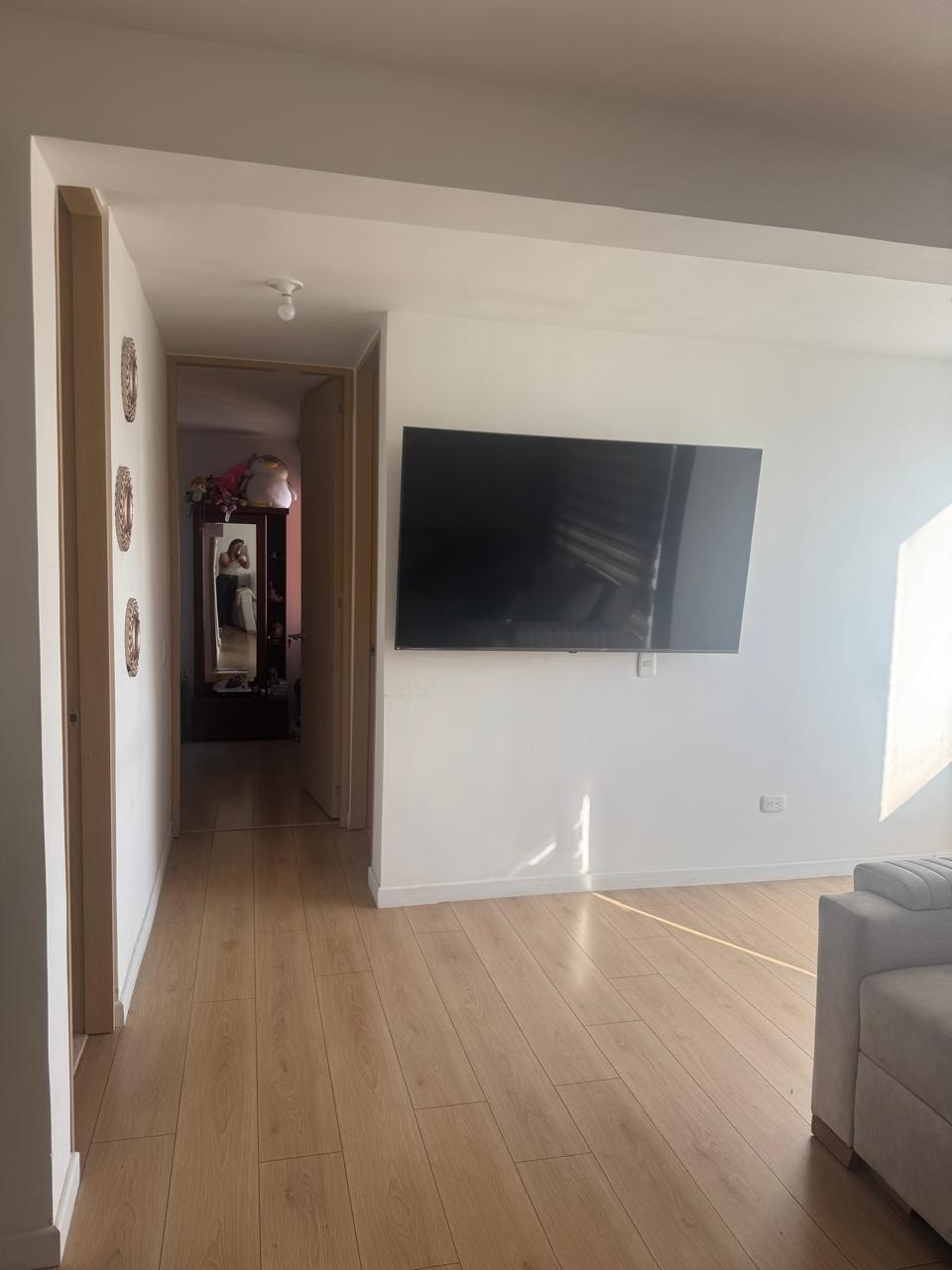 Apartamento 60 mts2 en La Felicidad con garaje cubierto.