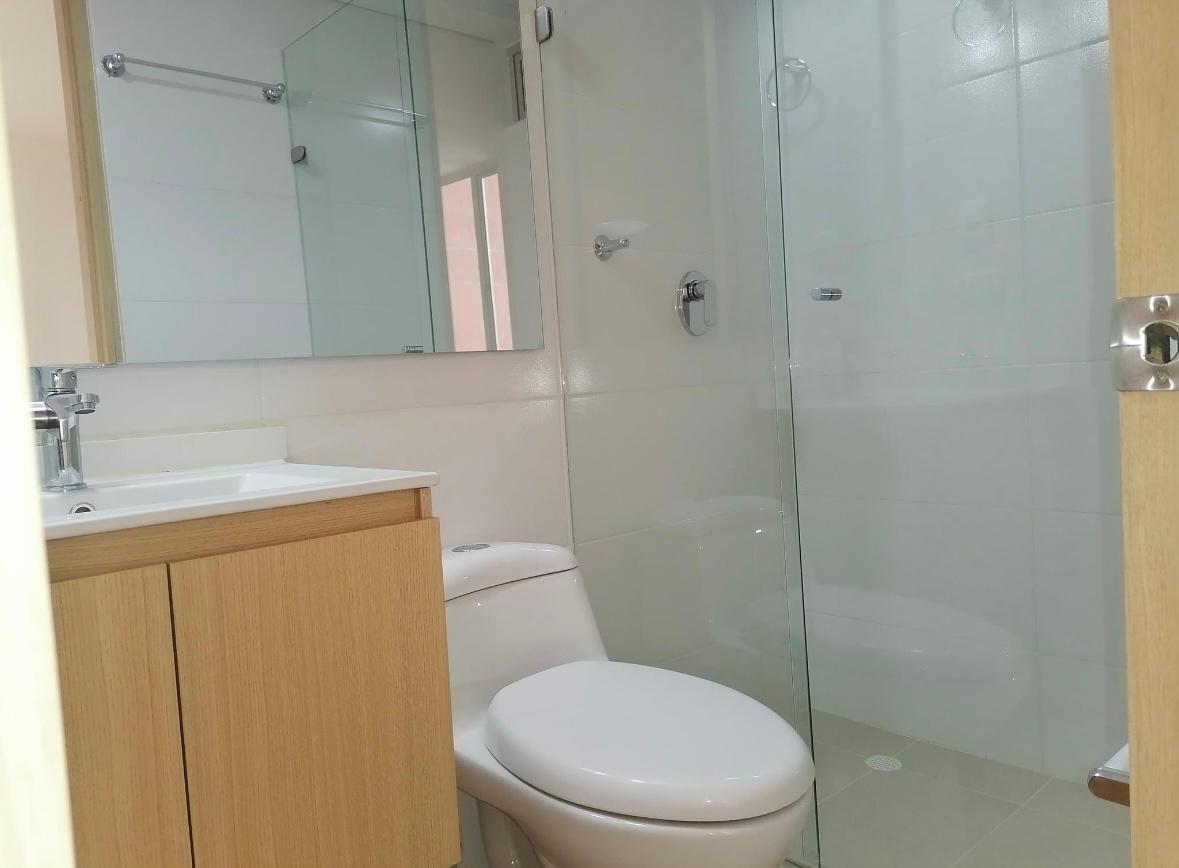 Apartamento 60 mts2 en La Felicidad con garaje cubierto.