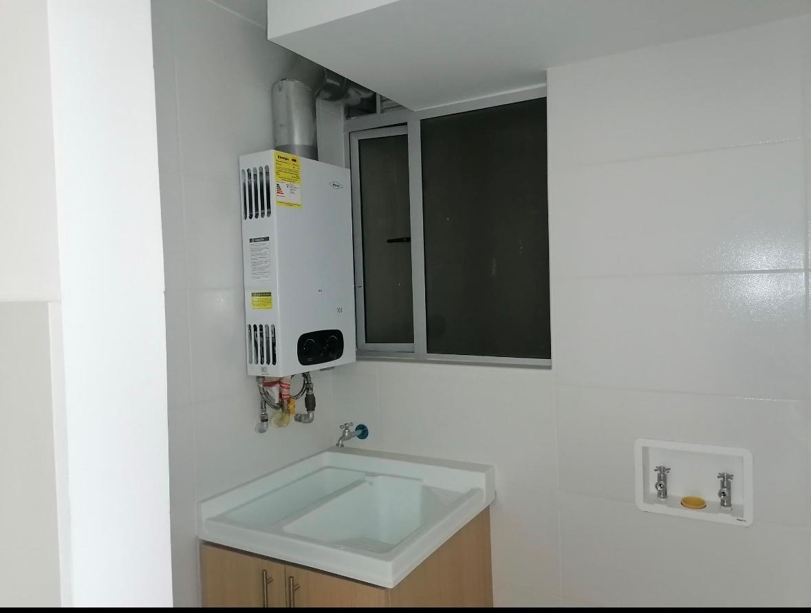 Apartamento 60 mts2 en La Felicidad con garaje cubierto.