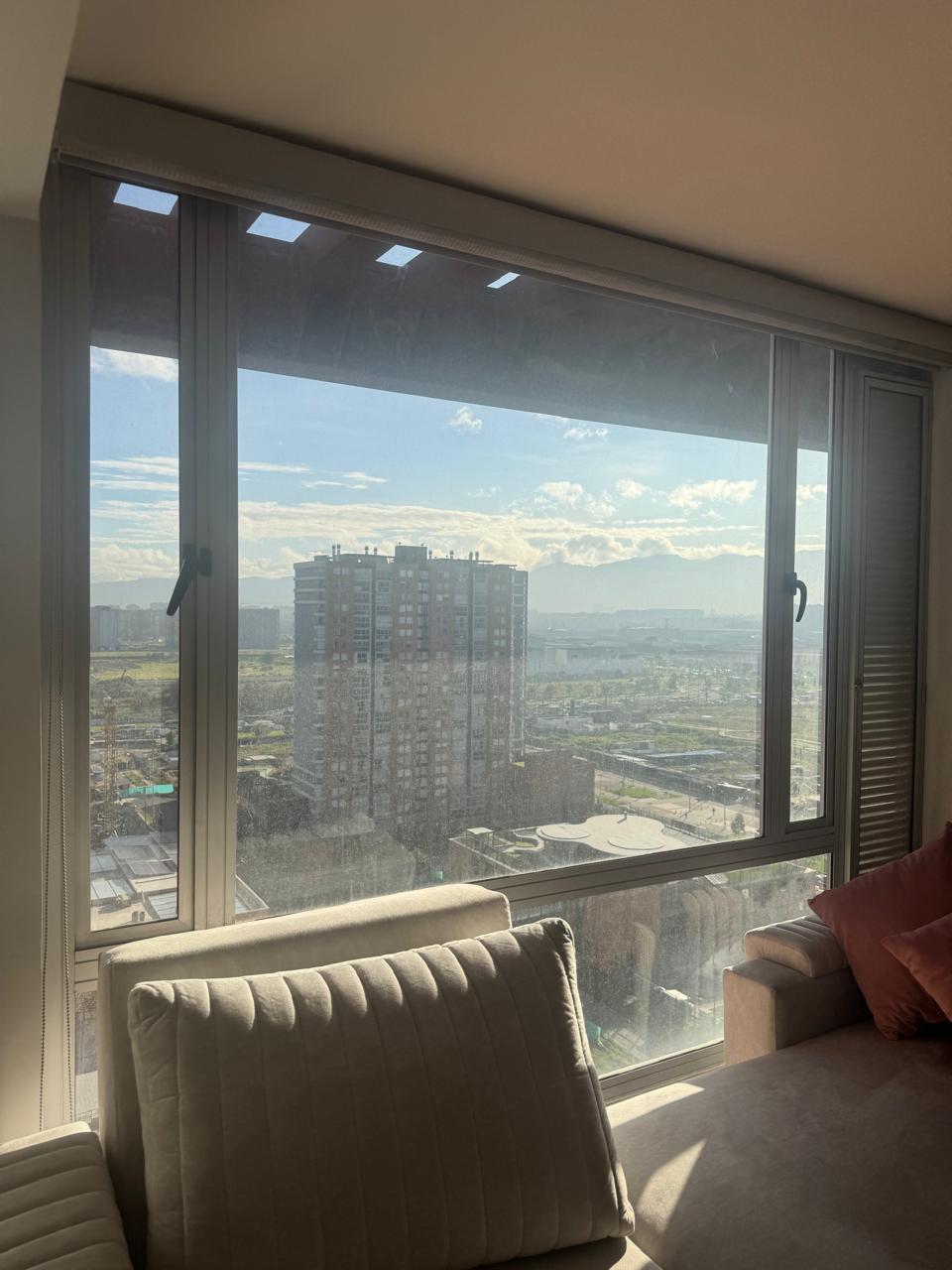 Apartamento 60 mts2 en La Felicidad con garaje cubierto.