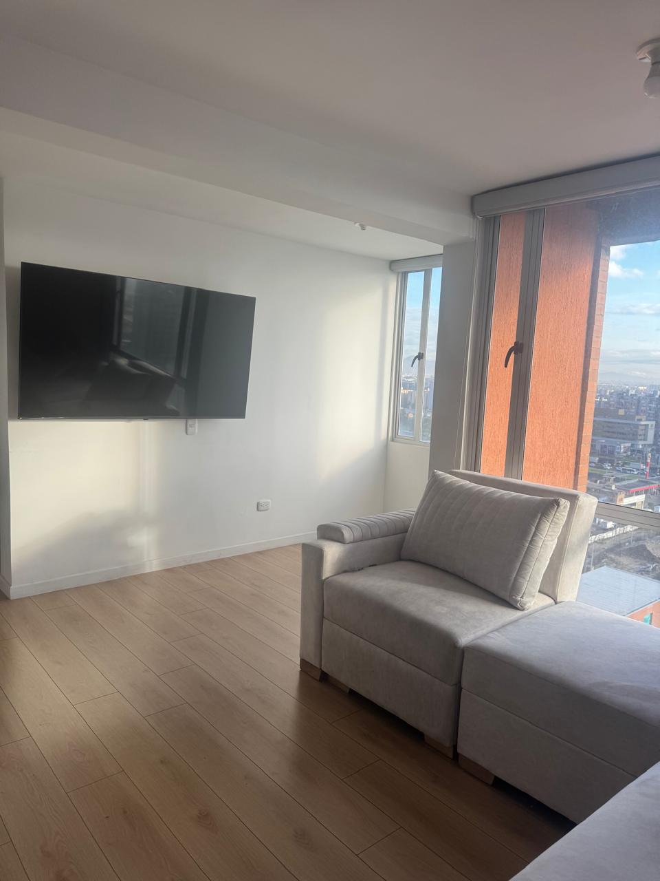 Apartamento 60 mts2 en La Felicidad con garaje cubierto.